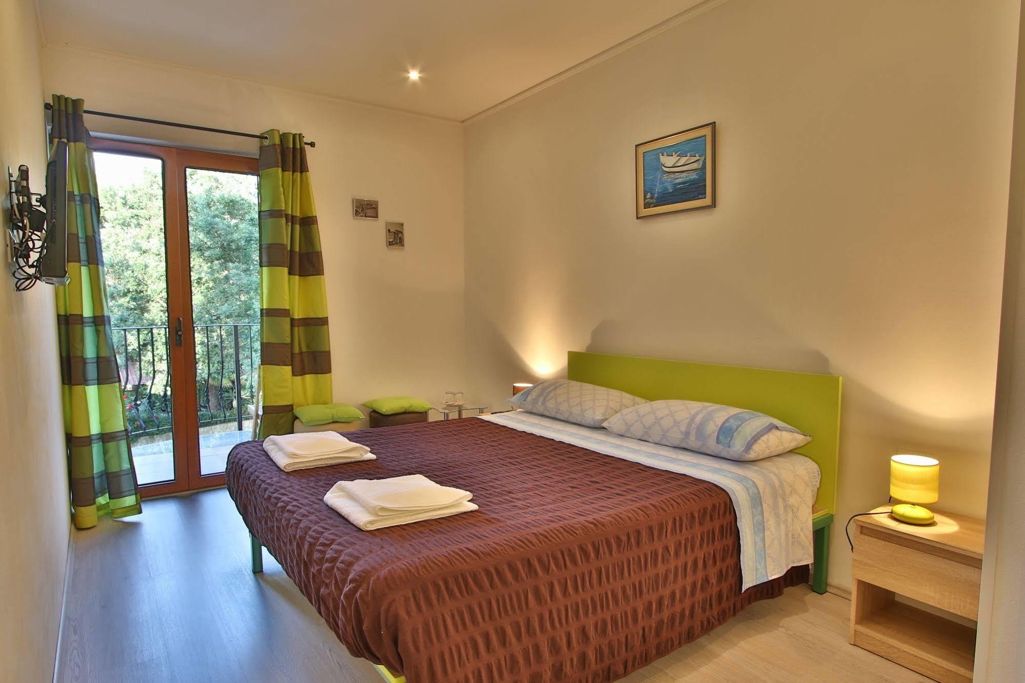 Rooms And Apartment Feral Rovinj Exteriér fotografie